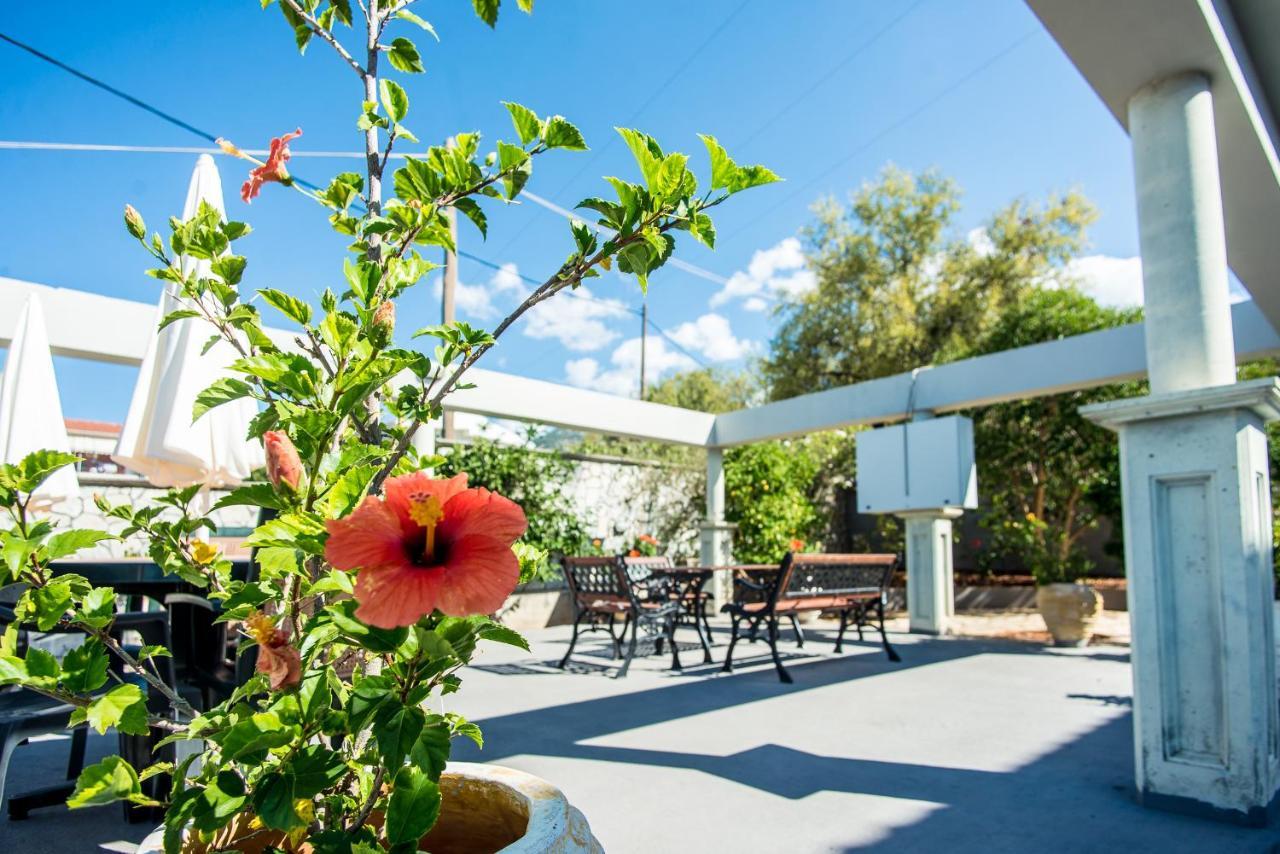 Aristotelis Apartments Razáta Dış mekan fotoğraf